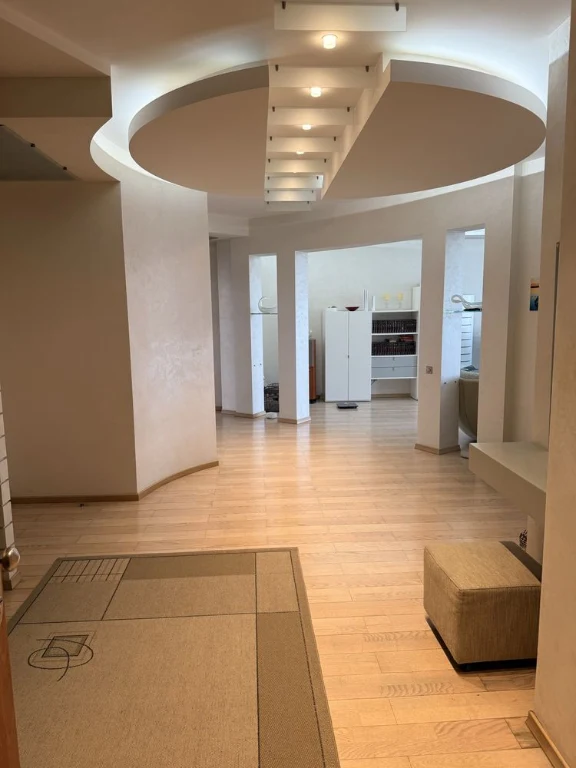 For Sale: 4-bedroom apartment, вул. Старокозацька 54 (ЖК Парковий)