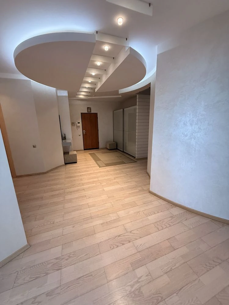 Продам 4к квартиру вул.Старокозацька 54 (ЖК Парковий)
