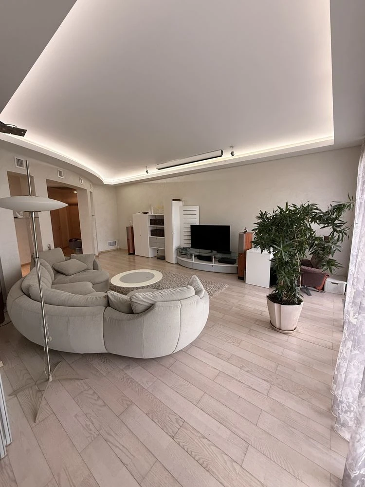 Продам 4к квартиру вул.Старокозацька 54 (ЖК Парковий)