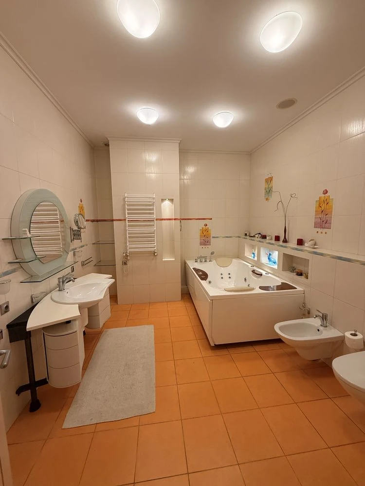 Продам 4к квартиру вул.Старокозацька 54 (ЖК Парковий)