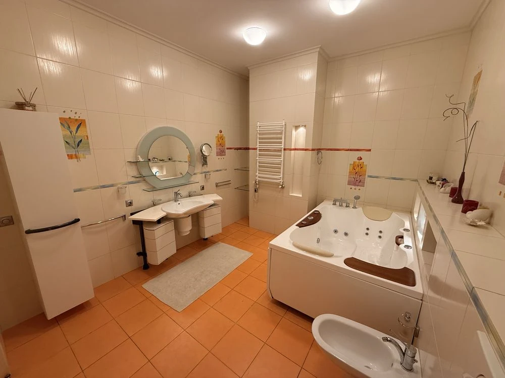Продам 4к квартиру вул.Старокозацька 54 (ЖК Парковий)