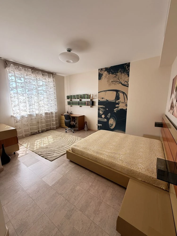 Продам 4к квартиру вул.Старокозацька 54 (ЖК Парковий)