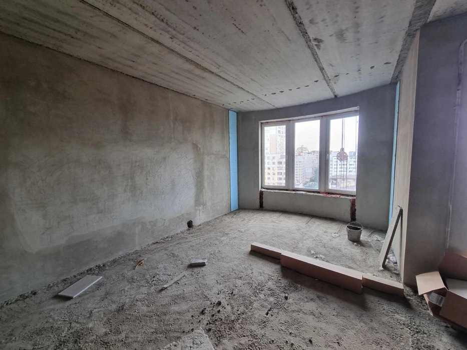 Продам квартиру возле парка Победы. 181 м.