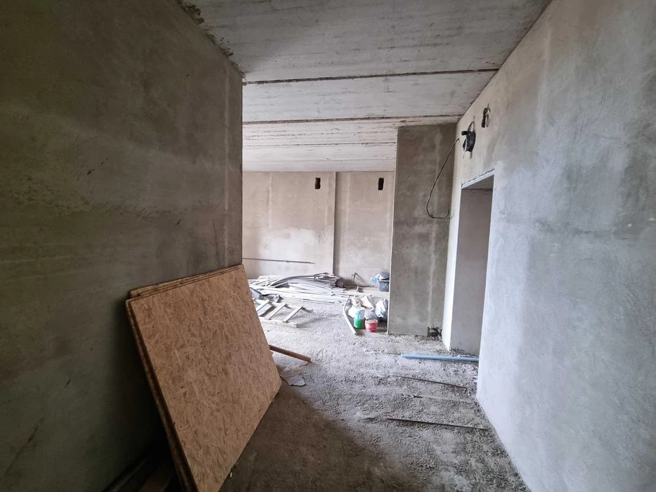 Продам квартиру возле парка Победы. 181 м.