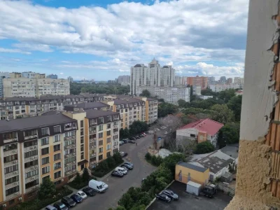 Продам квартиру возле парка Победы. 181 м.