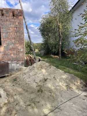 Продается незавершенный дом с участком земли