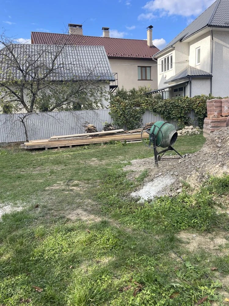 Продается незавершенный дом с участком земли