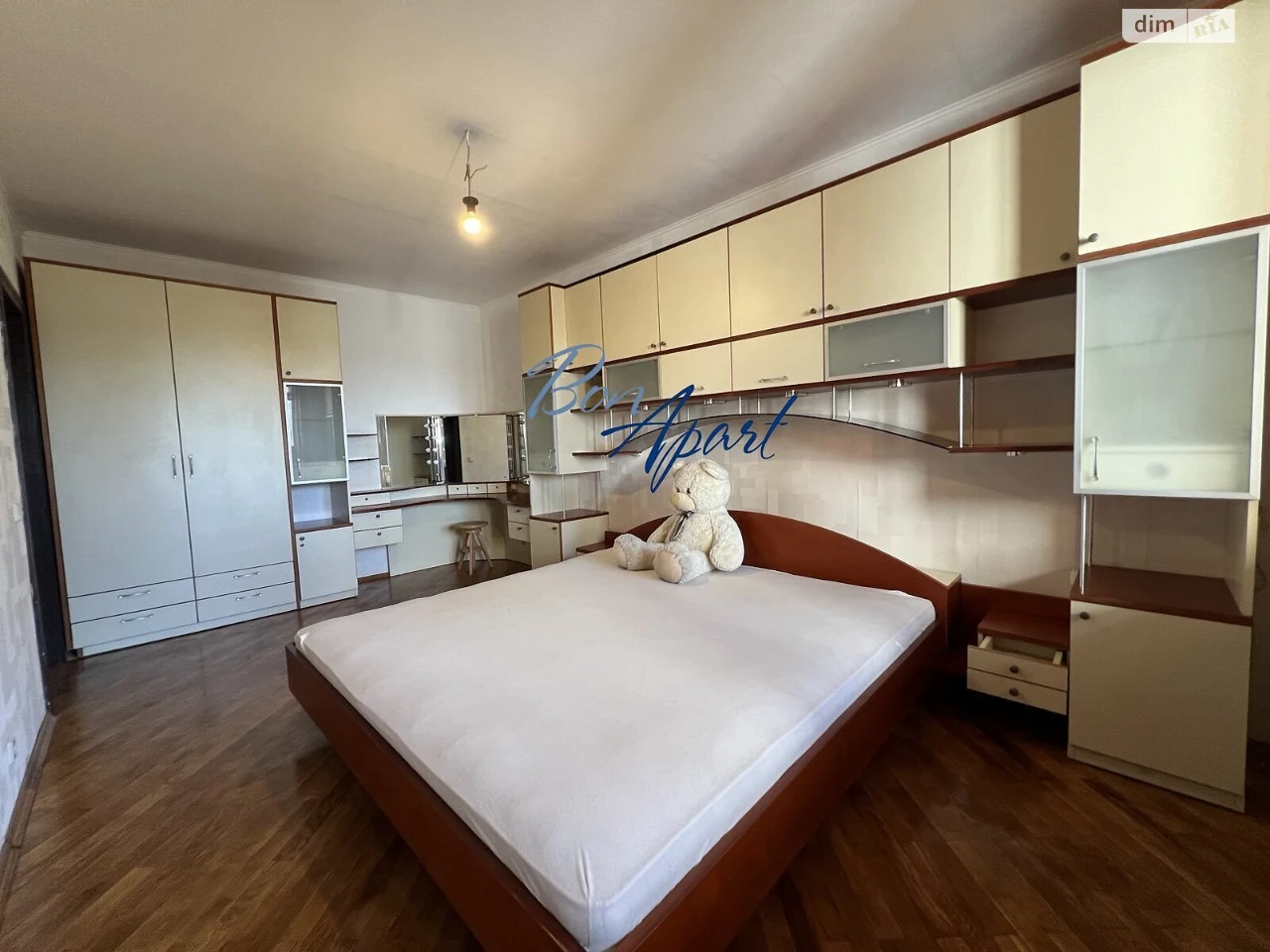 Long-Term Rental Apartment, Holosiiv