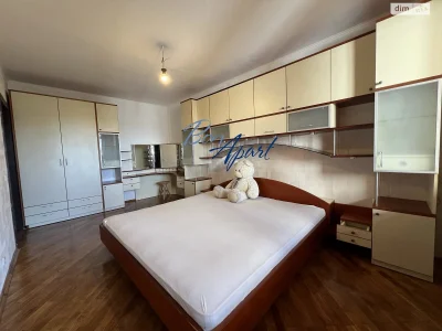 Long-Term Rental Apartment, Holosiiv