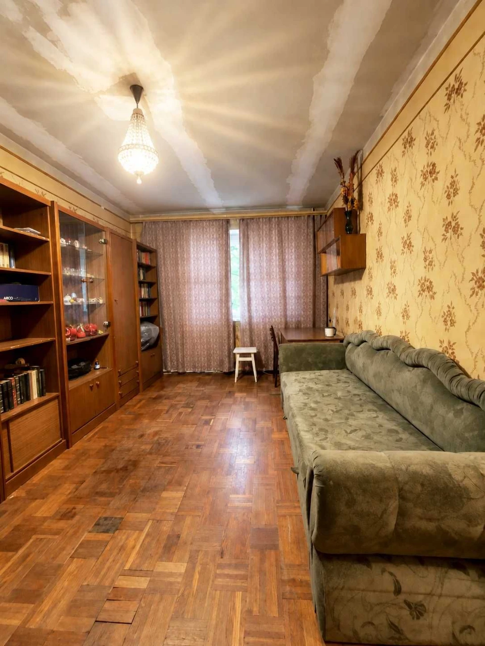 Apartment for Sale: 1 km from the Center, near Gen. Chuprynky