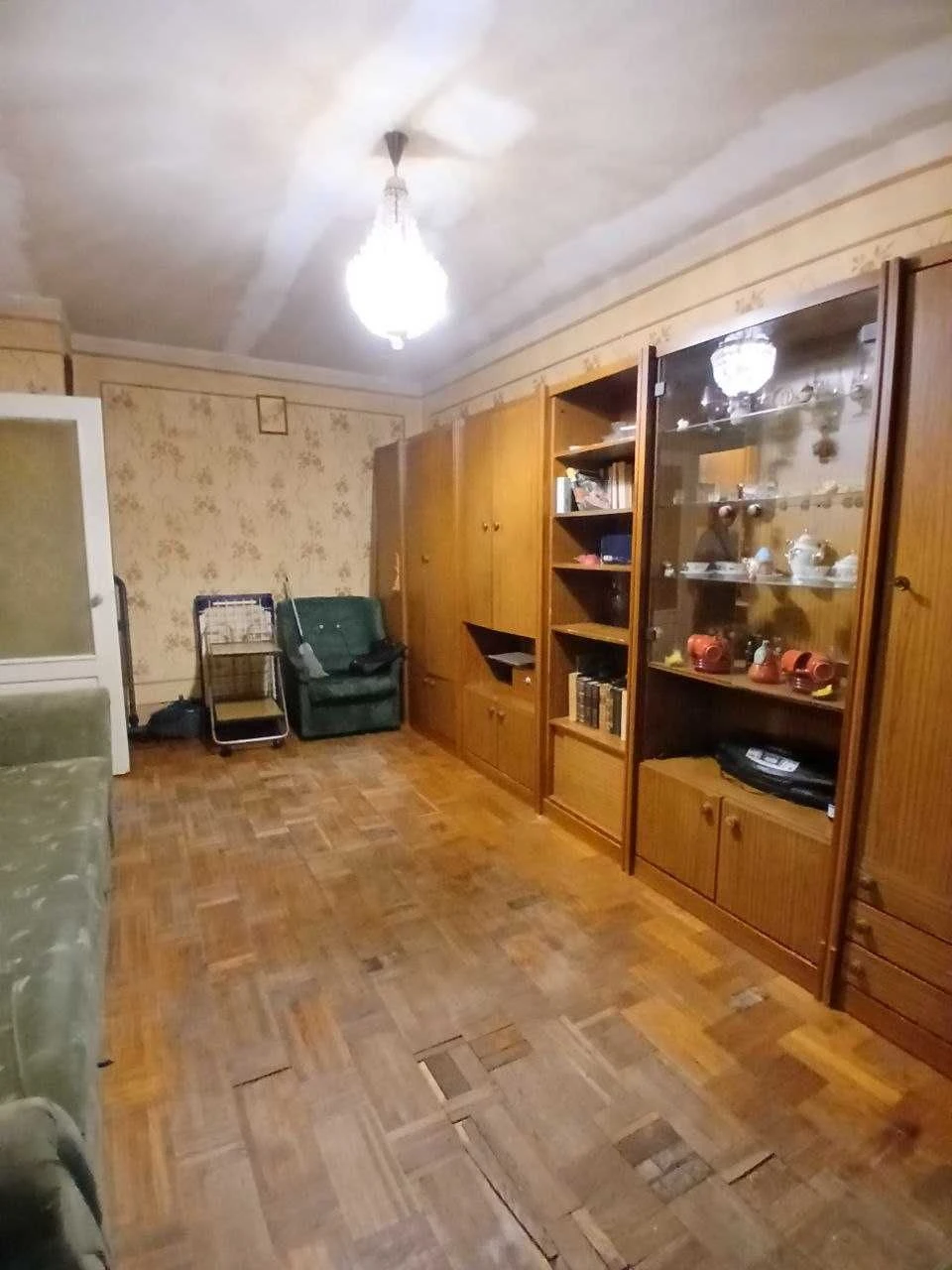 Apartment for Sale: 1 km from the Center, near Gen. Chuprynky