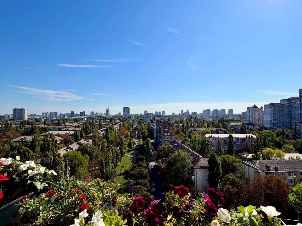 Квартира. Київ, Ушинського вул.