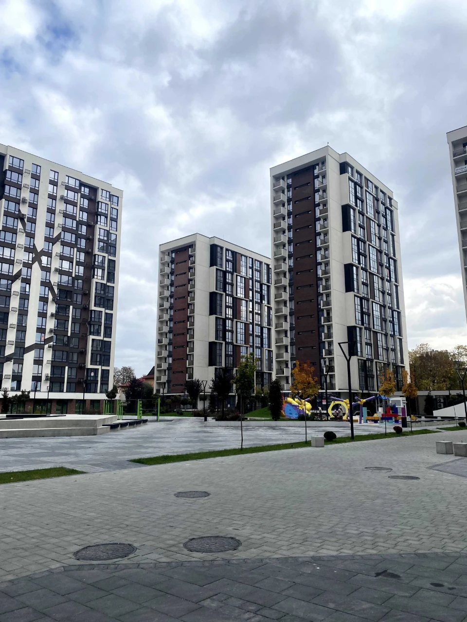Продам 1-кімнатну видову квартиру у ЖК "Manhattan"