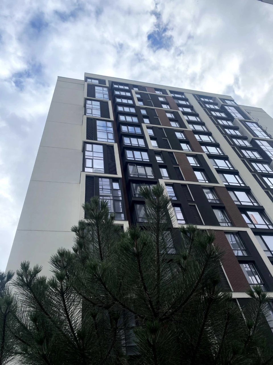 Продам 1-кімнатну видову квартиру у ЖК "Manhattan"