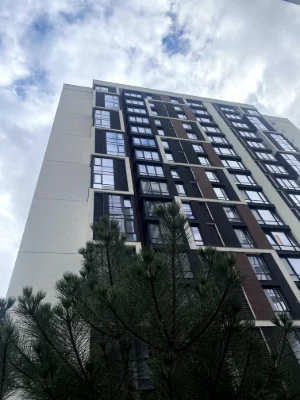 Продам 1-кімнатну видову квартиру у ЖК "Manhattan"