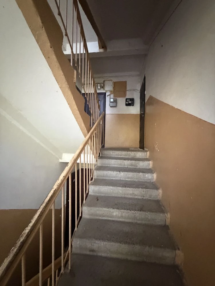 2 окремі кімнати, гардеробна. 3й поверх.цегла