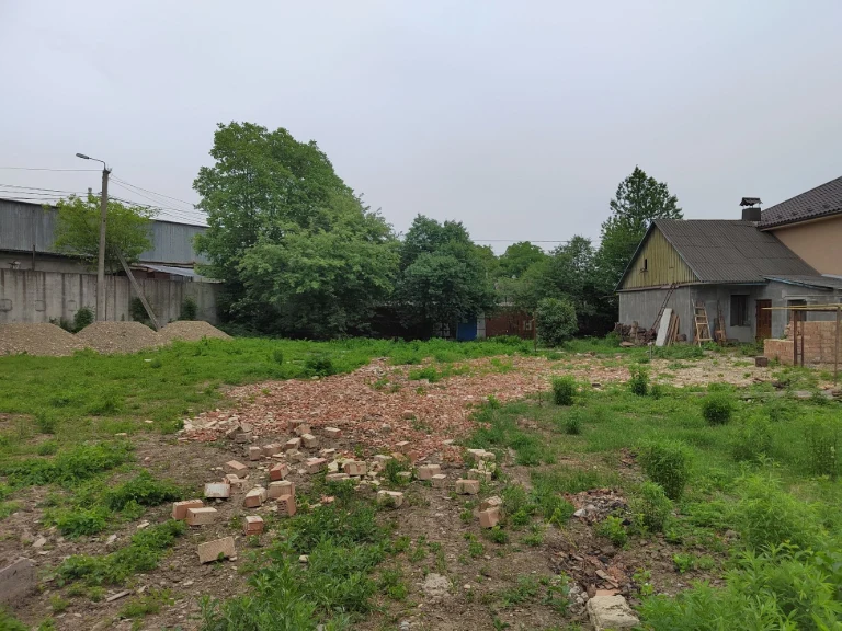For Sale: Land Plot with Apartment (Part of a House)
