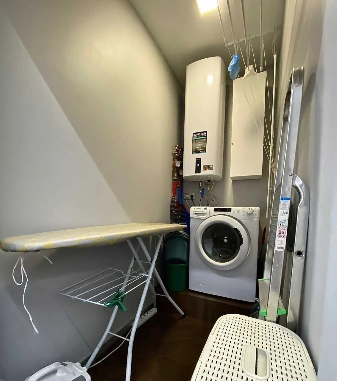 Spacious 3-bedroom apartment for sale in the Status Grad residential complex, Os