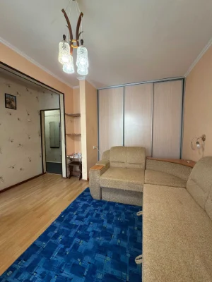 БЕЗ КОМІСІЇ! Продам 1-кімнатну квартиру, метро Берестейська