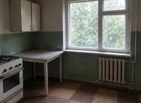 Продаж 2к квартири Тополь -3 Панікахи вул. 77 а Шевченківськ