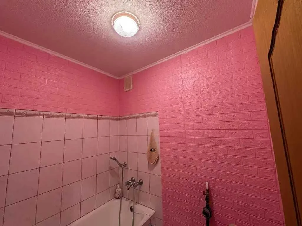Sale of 2-room apartment in Meat Combine Zymovykh Podoiv (Molodogvard