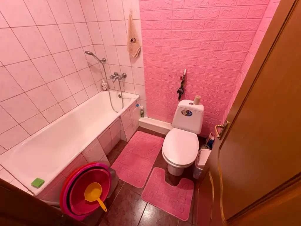 Sale of 2-room apartment in Meat Combine Zymovykh Podoiv (Molodogvard