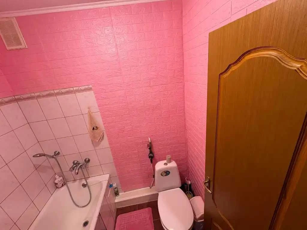 Sale of 2-room apartment in Meat Combine Zymovykh Podoiv (Molodogvard