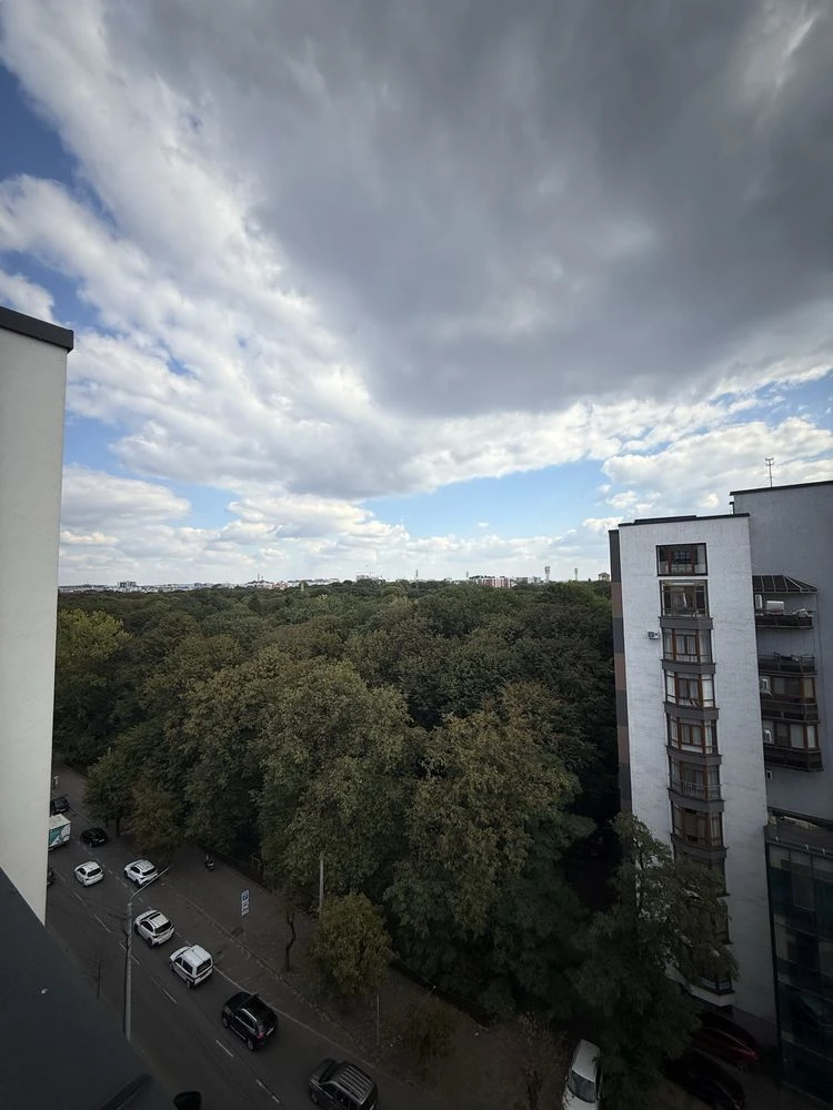 Продаж двокімнтаної квартири з терасою по вулиці Мзепи у жк