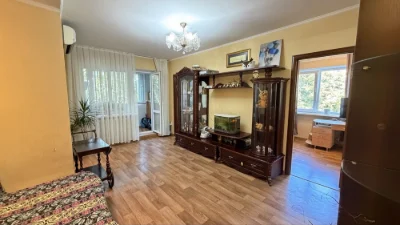 Продам 3-кімнатну квартиру за адресою: вул. Дмитра Кременя (ЮТЗ) без комісії