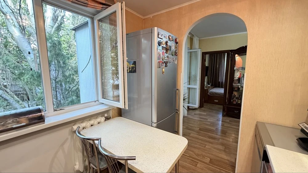 Продам 3-кімнатну квартиру за адресою: вул. Дмитра Кременя (ЮТЗ) без комісії