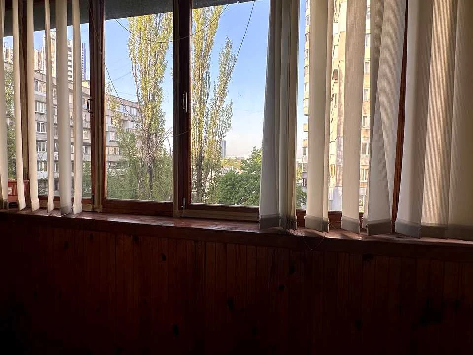 Квартира. Киев, улица Раисы Окипной