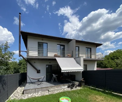 Independent Duplex, 2-nd Floor, Lake Street, 2-nd
