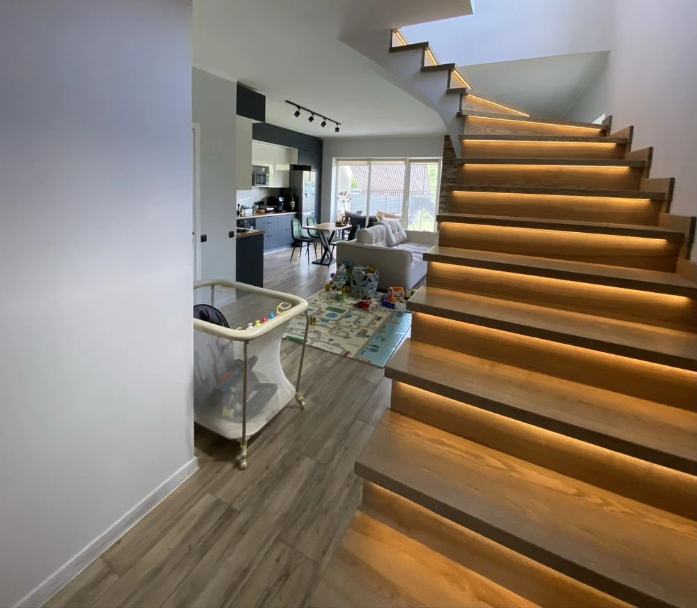 Independent Duplex, 2-nd Floor, Lake Street, 2-nd
