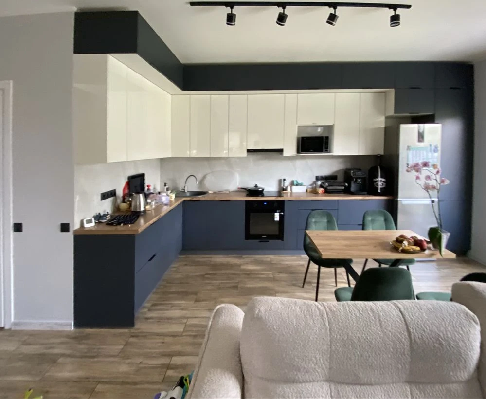 Independent Duplex, 2-nd Floor, Lake Street, 2-nd