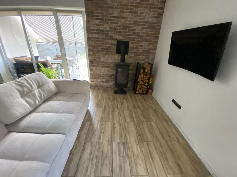 Independent Duplex, 2-nd Floor, Lake Street, 2-nd