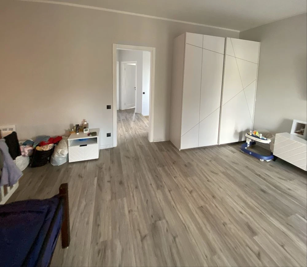 Independent Duplex, 2-nd Floor, Lake Street, 2-nd