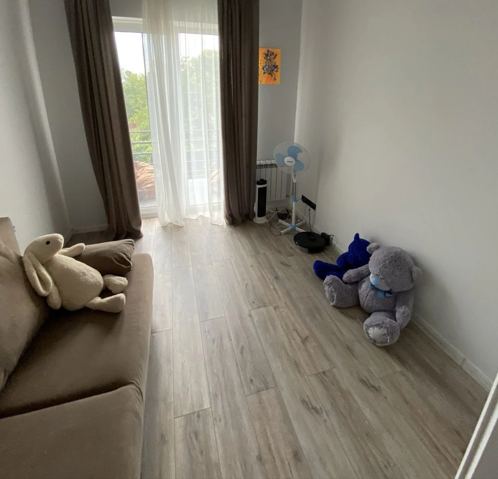 Independent Duplex, 2-nd Floor, Lake Street, 2-nd