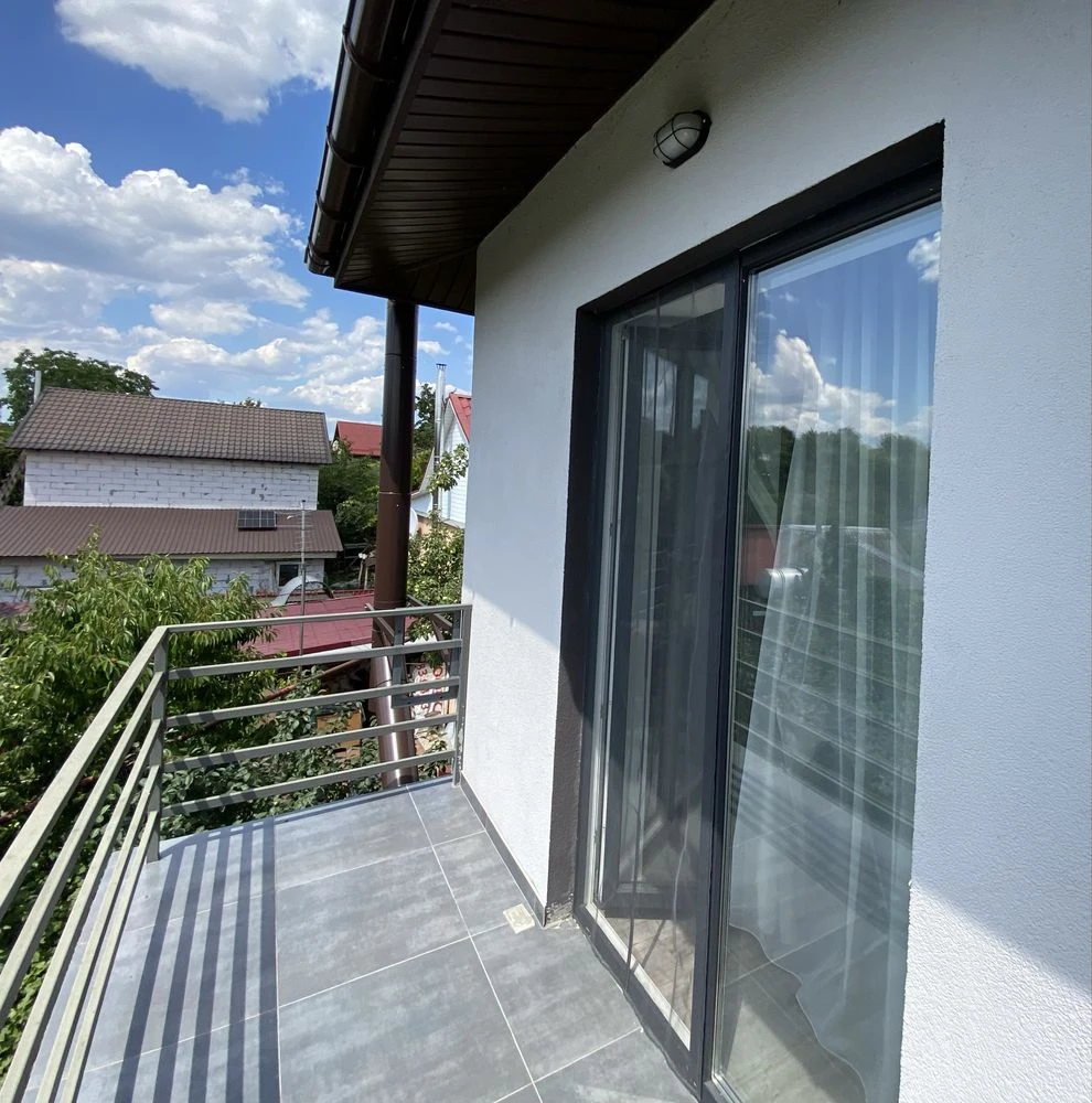 Independent Duplex, 2-nd Floor, Lake Street, 2-nd