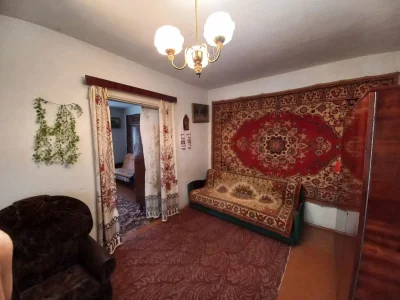 Sale of a house share with private land