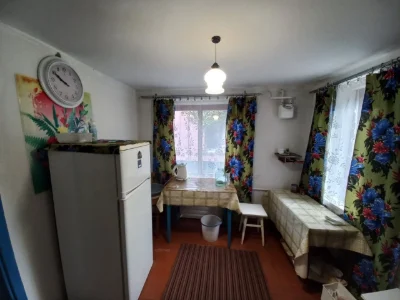 Sale of a house share with private land