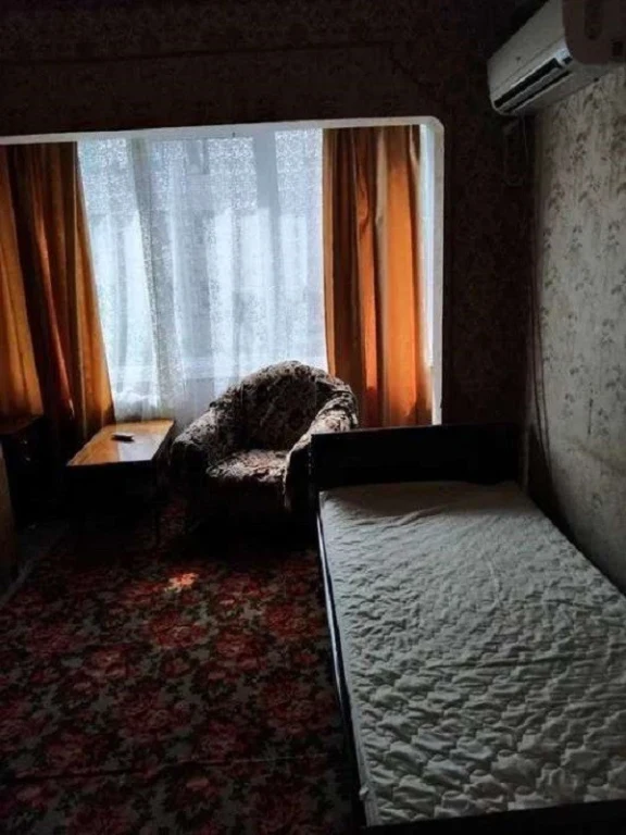 Rent 2-room apartment 54 sq m, Amvrosiia Buchmy st., 5/1