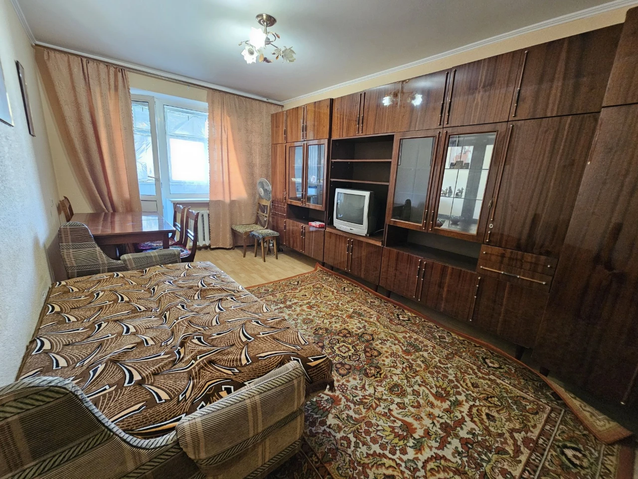 Продам 2-комнатную квартиру по адресу ул. Мария Литвиненко-Вольгемут, 1