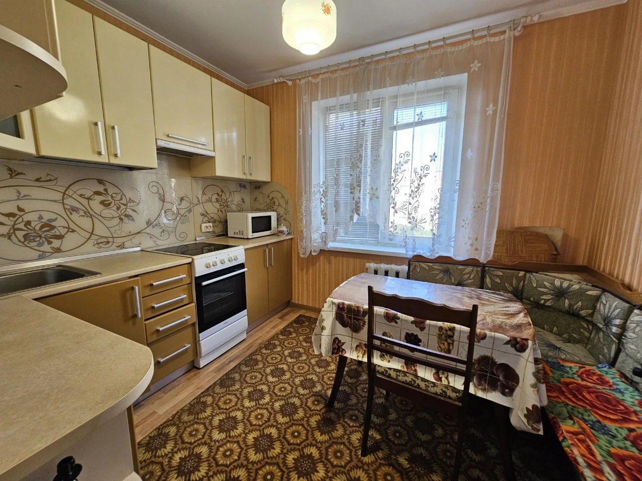 Продам 2-комнатную квартиру по адресу ул. Мария Литвиненко-Вольгемут, 1