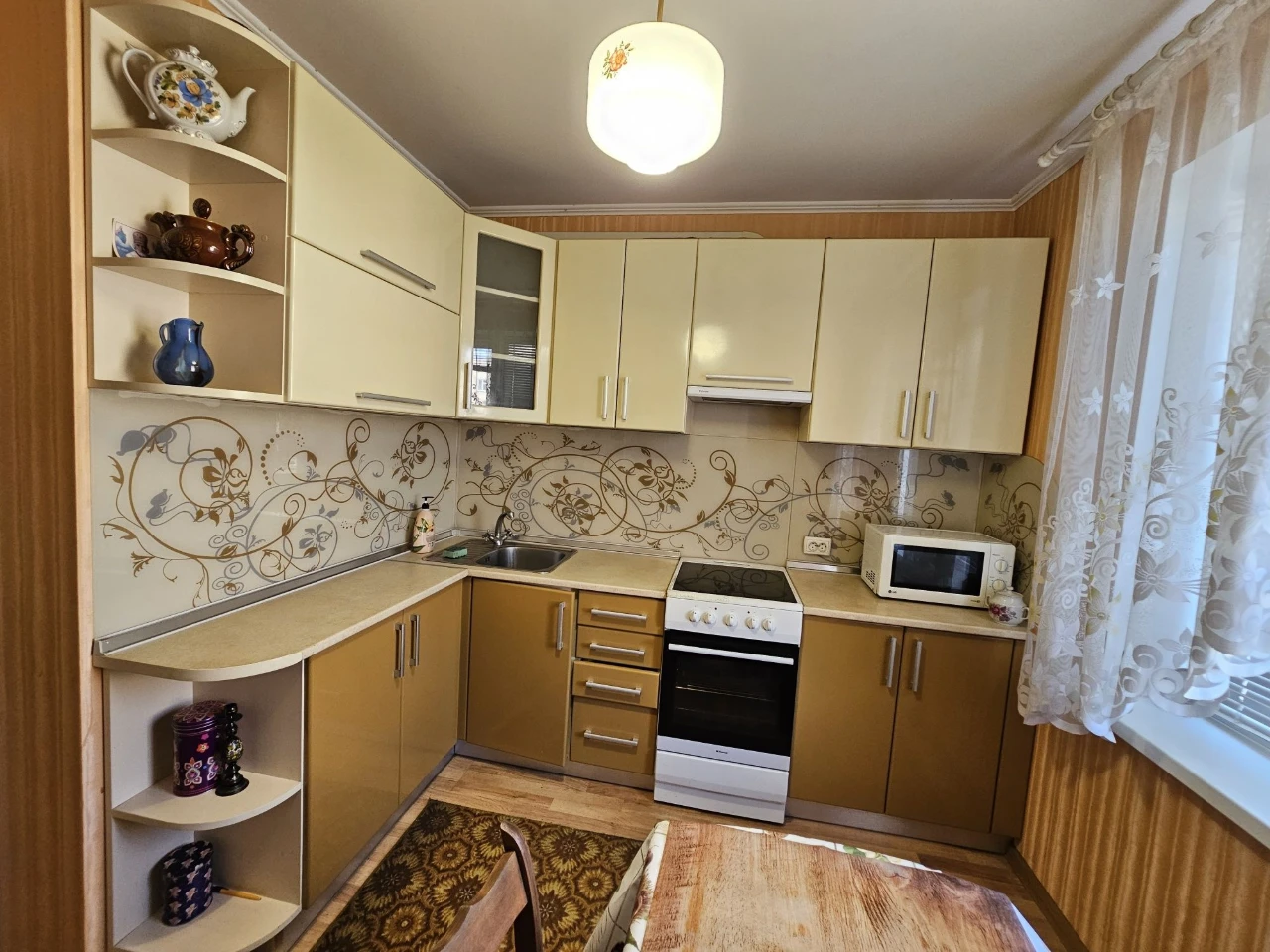 Продам 2-комнатную квартиру по адресу ул. Мария Литвиненко-Вольгемут, 1