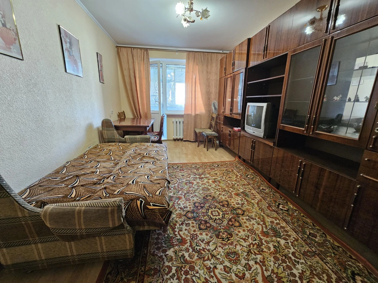 Продам 2-комнатную квартиру по адресу ул. Мария Литвиненко-Вольгемут, 1