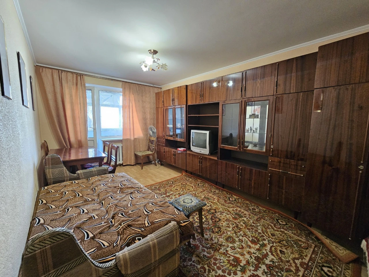 Продам 2-комнатную квартиру по адресу ул. Мария Литвиненко-Вольгемут, 1