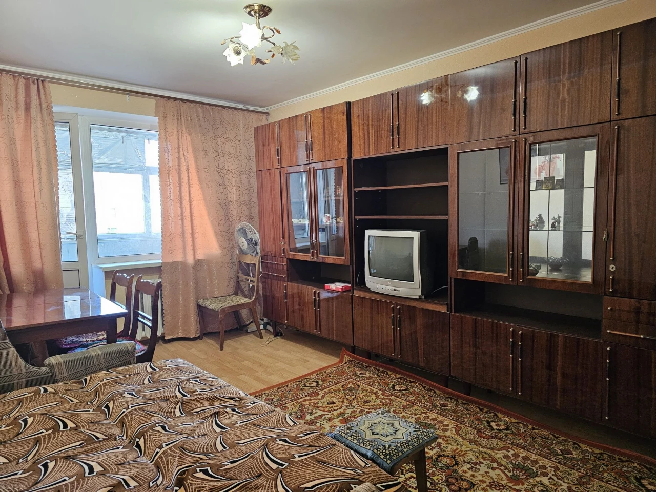 Продам 2-комнатную квартиру по адресу ул. Мария Литвиненко-Вольгемут, 1