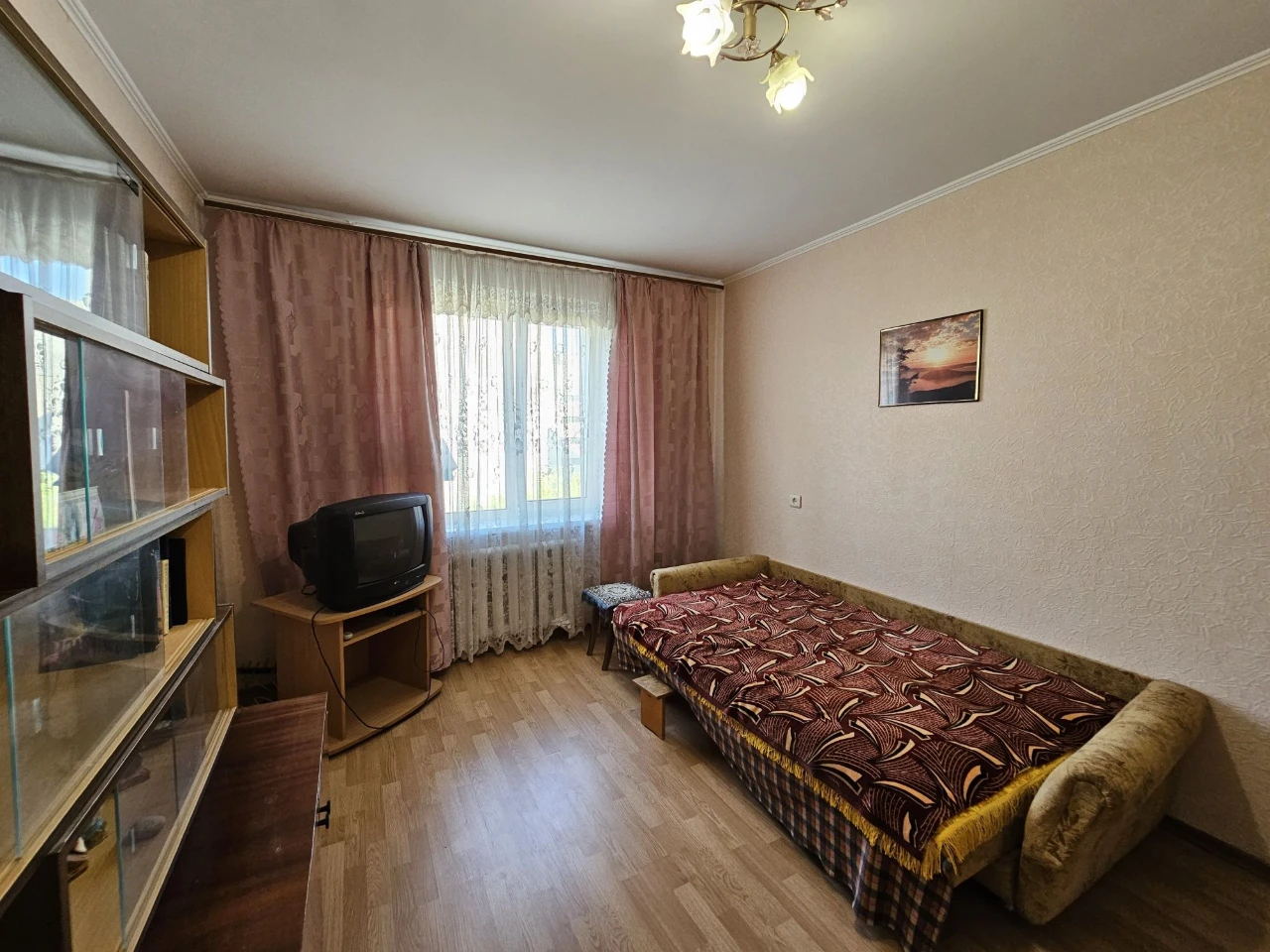 Продам 2-комнатную квартиру по адресу ул. Мария Литвиненко-Вольгемут, 1