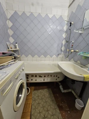 Продам 2-комнатную квартиру по адресу ул. Мария Литвиненко-Вольгемут, 1