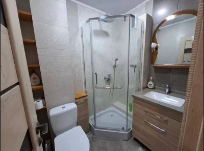Продам 2 кім в центрі